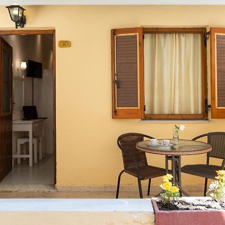 Wilde Rose Hotel Dassia  Exterior foto